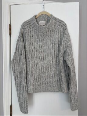 INDUSTRY Super-Soft Ribbed Crewneck Sweater - Light Gray